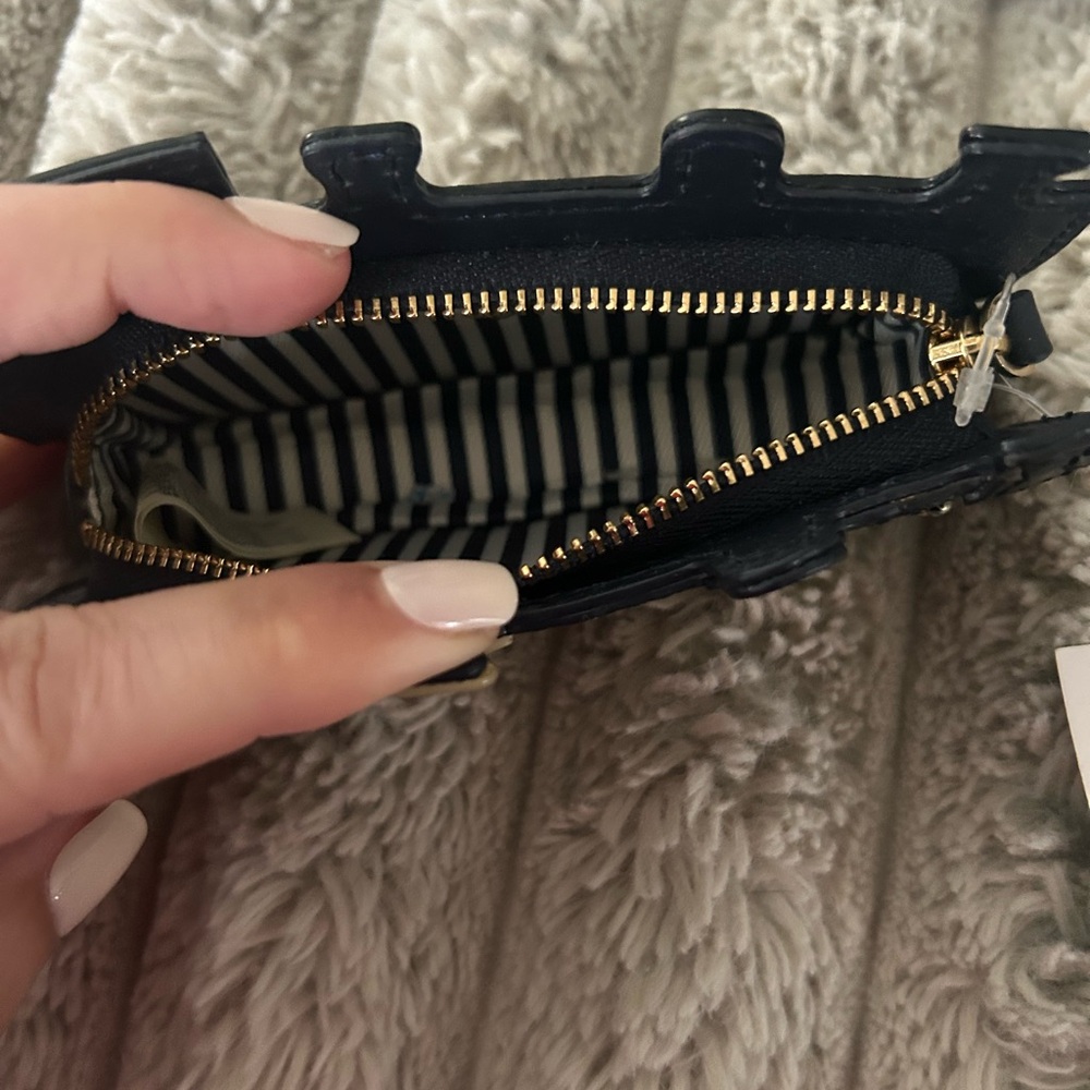 Kate Spade New York Novelty Train Coin Purse Zip Pouch NWT Black Gold - Picture 4 of 6